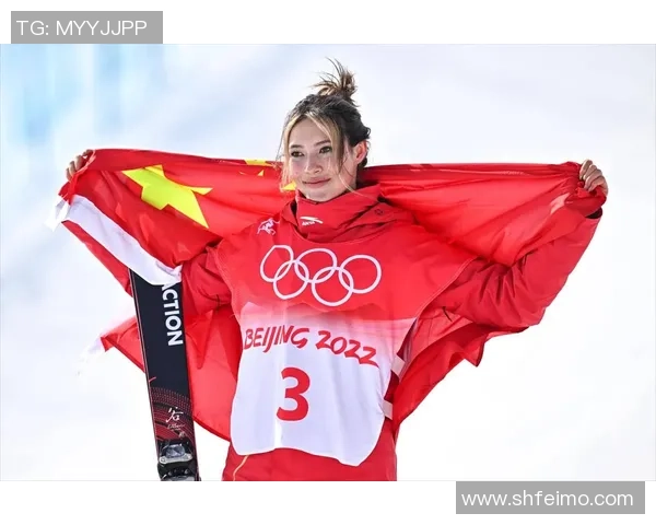 堪比天仙女！22岁谷爱凌骑着马+身着一袭红裙 露脸盛典+冷艳全场